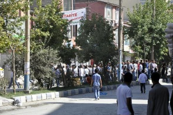 Yüksekova sokakları yine karıştı! - Resim: 1