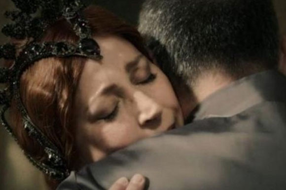 Yeni Hürrem eskisini arattı - Resim: 1