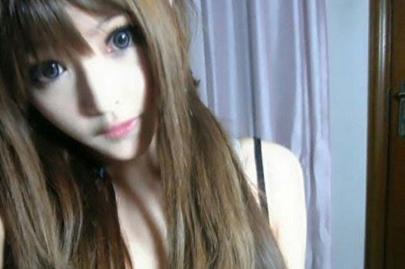 Bu kıza çok dikkatli bakın! - Resim: 1