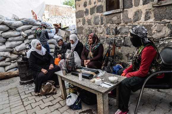 Paris kana bulandı onların derdi PKK - Resim: 4