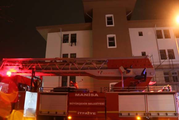 Manisa'da intihardan vazgeçirilen adam dehşet saçtı! - Resim: 4