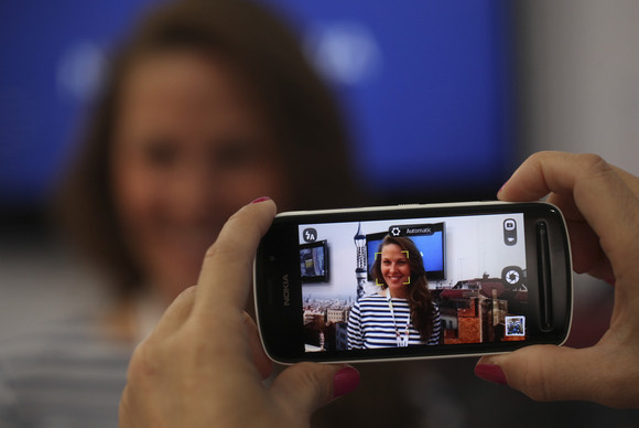 41 megapikselli telefon - Resim: 3