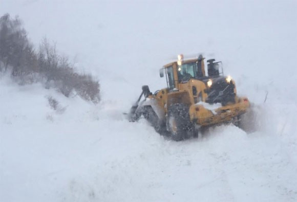 Yoğun kar yağışında ölüm kalım savaşı! - Resim: 2
