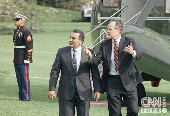 Herkes gitti bir tek o kaldı - Resim: 4