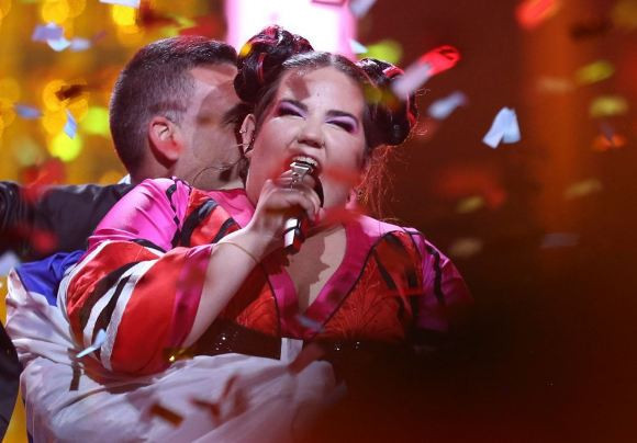 Eurovision 2018'in bu yıl kazananı İsrail sahnede olay çıktı - Resim: 2