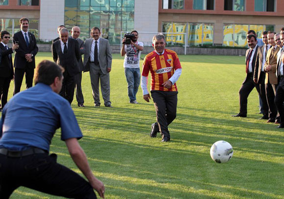 Gül formayı giydi golleri sıraladı - Resim: 2