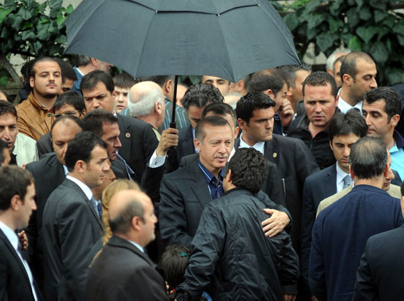 Erdoğan annesini ziyaret etti - Resim: 2