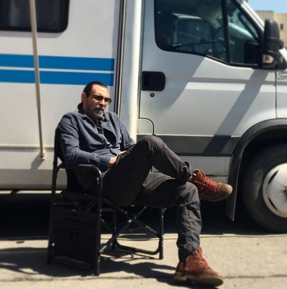 Usta oyuncu Erdal Beşikçioğlu'nun acı günü: Aldığı ölüm haberiyle yıkıldı! - Resim: 4