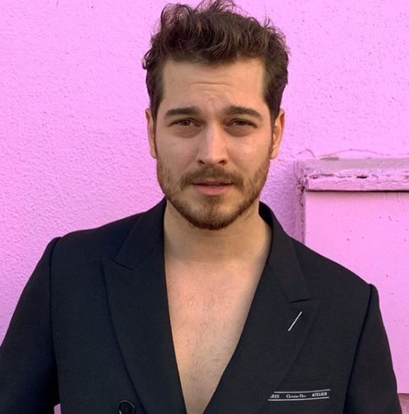 Çağatay Ulusoy bomba diziyle geri dönüyor hayranlarına müjde! - Resim: 4