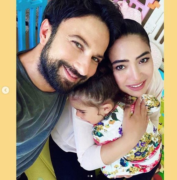 Tarkan eşi Pınar Tevetoğlu ve kızı Liya ile pozlarını paylaştı beğeni yağdı - Resim: 3