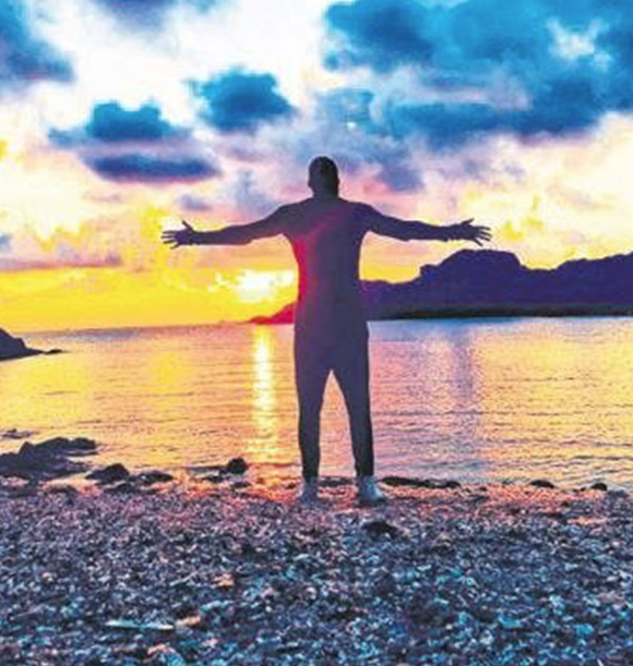 Eliz Sakuçoğlu 7 yaş ufak sevgilisi Ekin Mert Daymaz'ı ilan etti - Resim: 2