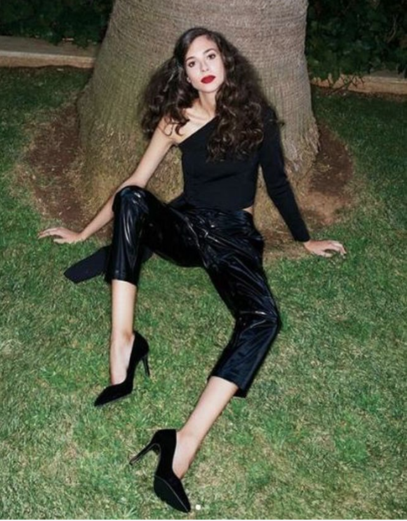 Defne Samyeli'nin büyük kızı Deren Talu podyuma çıkıyor - Resim: 4