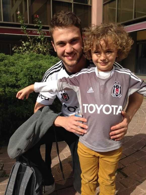 Ünlü Oyuncu Aybars Kartal Özson, derbide gözyaşlarına boğuldu - Resim: 4