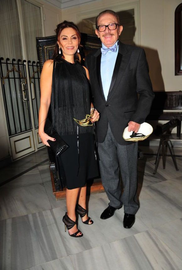 Bu kadın belasını arıyor! Kemal Gülman genç sevgilisiyle uçakta eşine yakalandı - Resim: 3