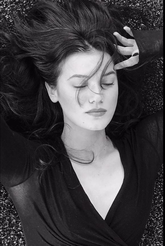 Aşk 101 dizisinin Burcu hocası Pınar Deniz makyajsız halini paylaştı! - Resim: 4