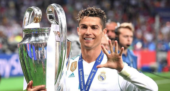 Selena Gomez Beyonce’yi tahtından indirdi - Resim: 4