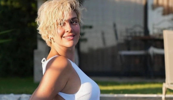 Bergüzar Korel'den makyajsız ve pijamalı paylaşım! Sosyal medya resmen yıkıldı - Resim: 4