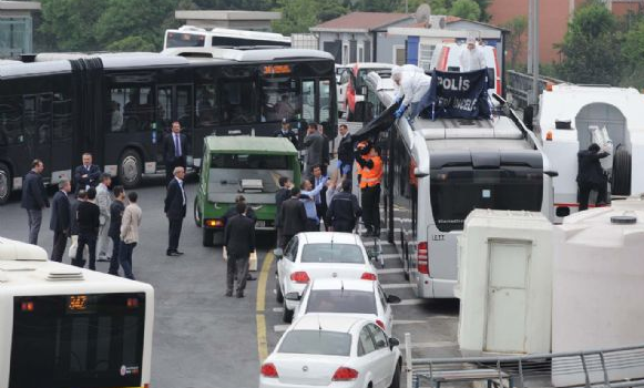 Metrobüs'ün üzerinde ceset bulundu... - Resim: 2