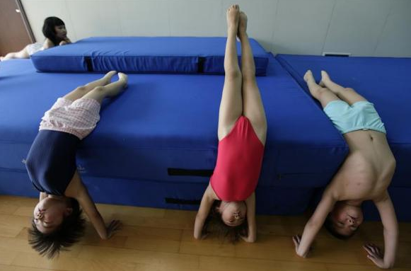 Onlar yüzmeyi böyle öğreniyor - Resim: 2