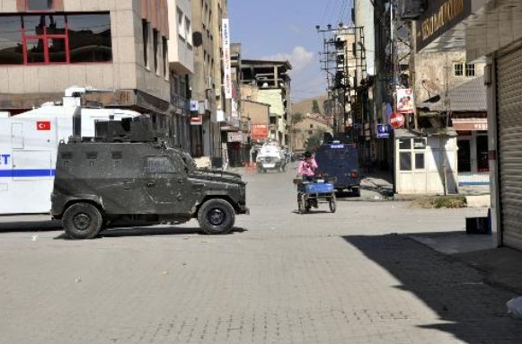 Yüksekova sokakları yine karıştı! - Resim: 2