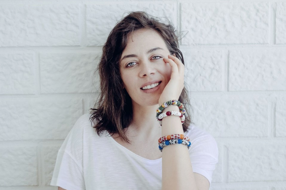 Avlu'nun Deniz'i Demet Evgar teknolojiden uzak yaşıyor - Resim: 3