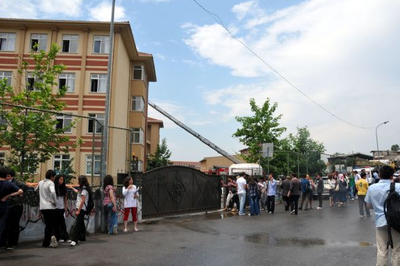 Okulda yangın paniği - Resim: 2