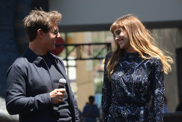 Tom Cruise'u döverken zorlandığını itiraf etti! - Resim: 1