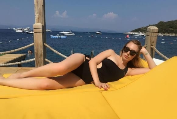 Yasmin Erbil'in pozuna bakın Mehmet Ali Erbil çıldıracak - Resim: 4