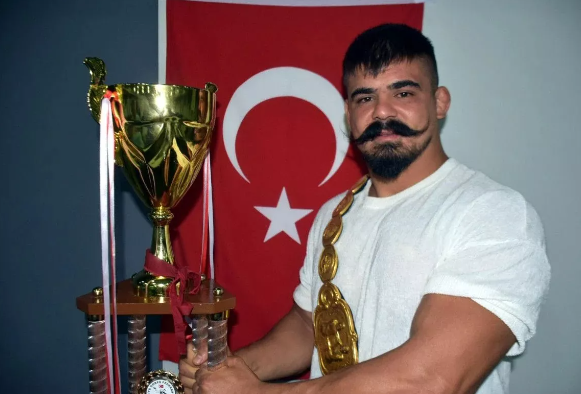 Başpehlivan Cengizhan Şimşek'e ceza verildi! Ödül ve dereceleri iptal edildi - Resim: 0