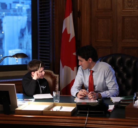 Sıradan bir mezuniyetti ama bir anda öyle biri geldi ki... - Resim: 2