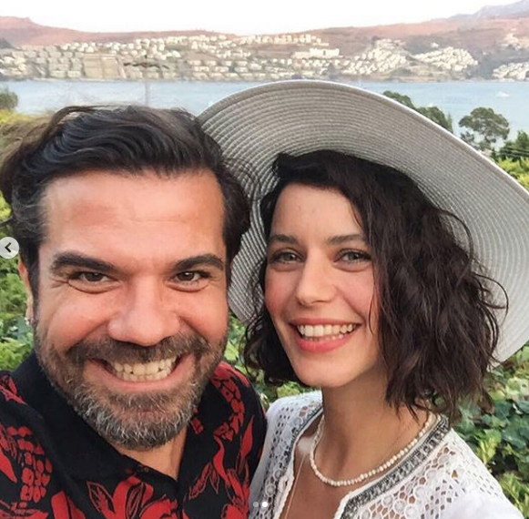 Aşk-ı Memnu'nun Bihter'i Beren Saat'in terlikleri olay oldu fiyatı dudak uçuklattı! - Resim: 4