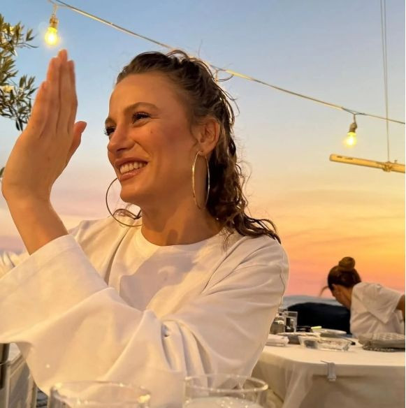 Serenay Sarıkaya'dan samimi paylaşım! Bakın yaza nasıl veda etti... - Resim: 2