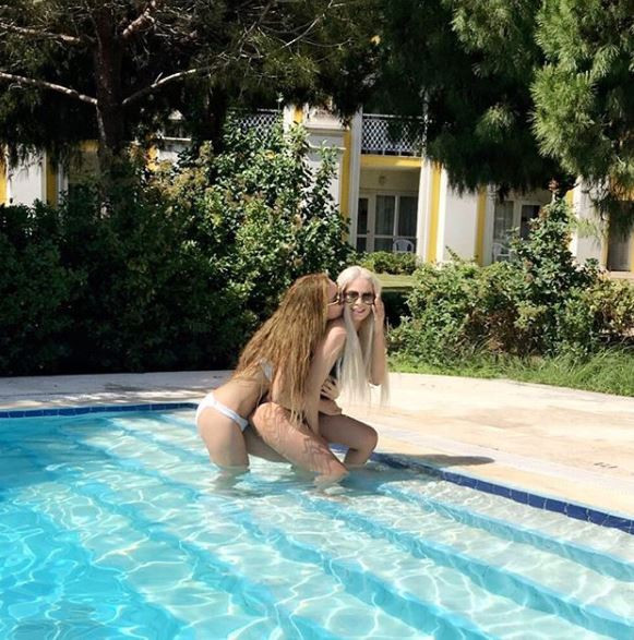 Fenomen Merve Sanay'dan şok görüntü! Kapıyı çıplak açtı - Resim: 4