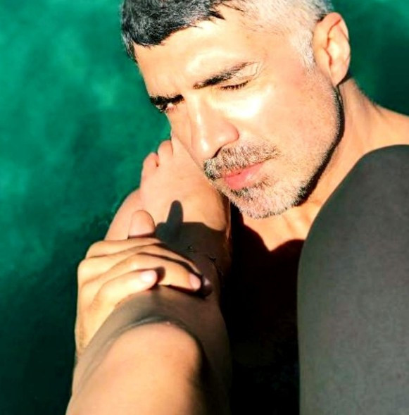 Özcan Deniz yeni sevgilisiyle fena yakalandı!  - Resim: 3