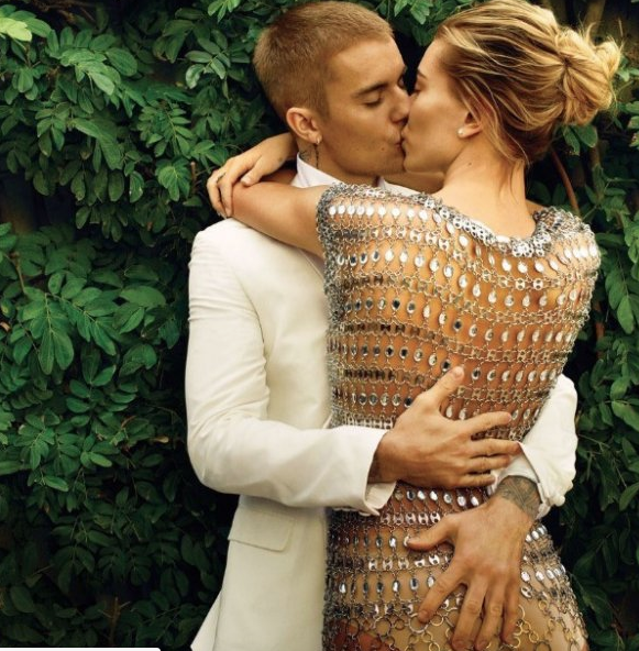 Dünyaca ünlü çiftin pozları olay oldu! Kucağına aldı ve... - Resim: 2