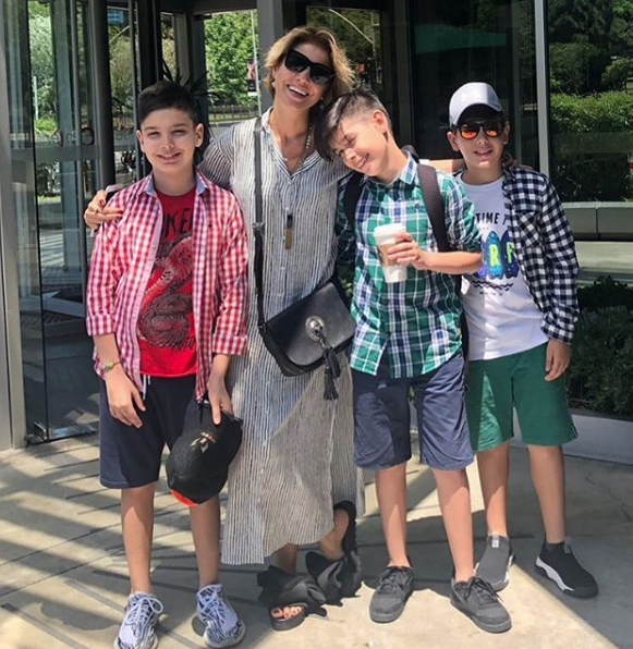 Gülben Ergen bikinili yakalandı selülitleri ifşa oldu - Resim: 1