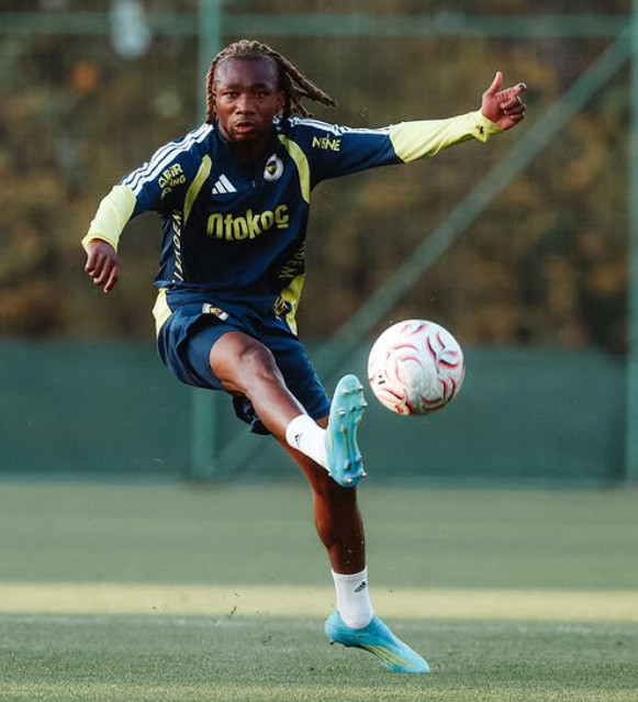 8 gollü galibiyet sonrası Fenerbahçe'de sürpriz karar! Ayrılık için talimat verdi - Resim: 1