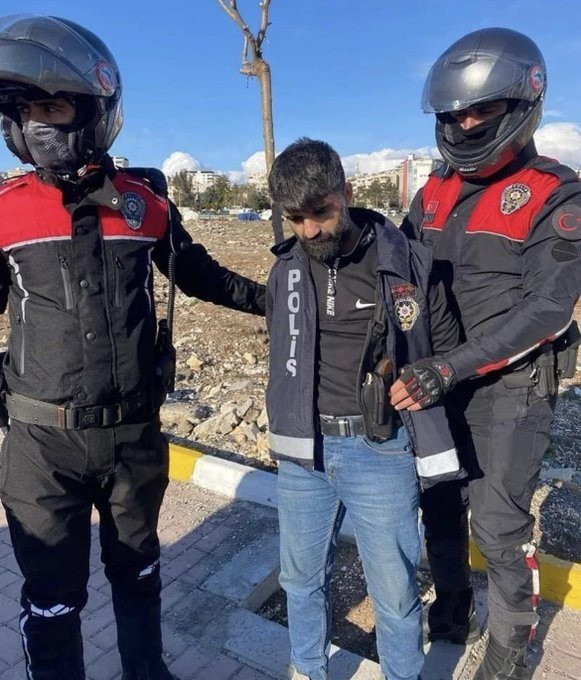 Deprem bölgesine hırsız çıkarması! Polis ve AFAD kıyafetleriyle evleri soyuyorlar - Resim: 1