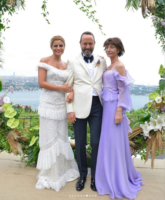 Ece Vahapoğlu ölüm haberini bizzat verdi! Ece Vahapoğlu aslen nereli eşi kimdir? - Resim: 5