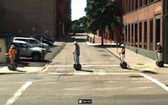 Google'ın kameralarına yakalananlar - Resim: 4