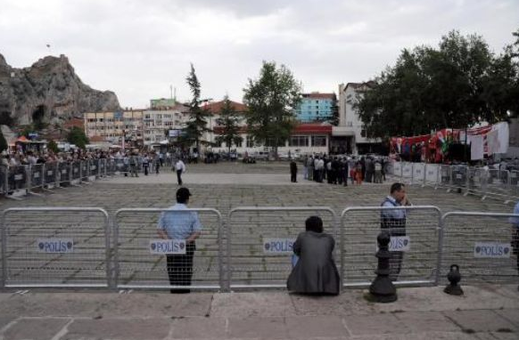 Mitinge sadece 34 kişi katıldı - Resim: 2