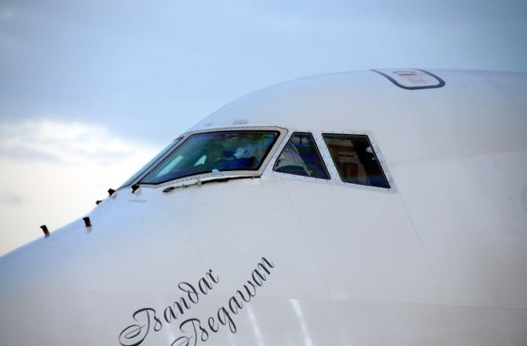 Altın kaplama uçağıyla İstanbul'a geldi - Resim: 3