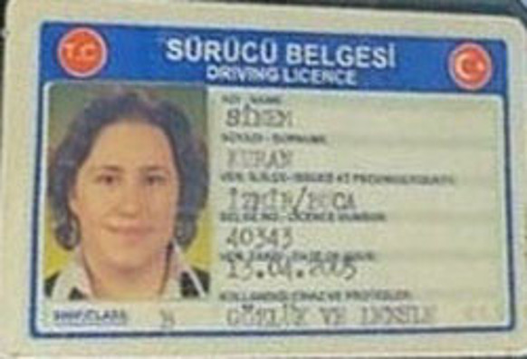 İzmir'de ölümün böylesi! Kazadan sonra aracını kontrol etmek isterken can verdi - Resim: 1