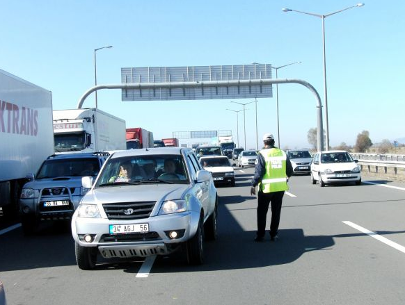 TEM'de 3 kilometrelik araç kuyruğu - Resim: 3