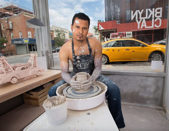 Taksiye çevirip bir anda seksi taksicinin bu görüntüsüyle karşılaşınca... - Resim: 2