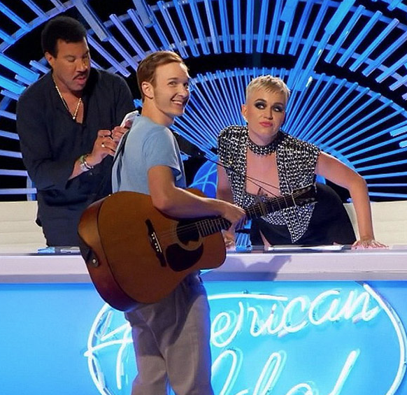 Kimse bunu beklemiyordu! Katy Perry'nin öpücüğü şok etti - Resim: 3