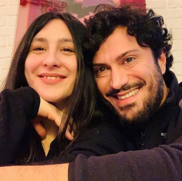 Yasemin Sakallıoğlu Burak Yırtar evlendi! Yakın akrabaları kızdıran düğün - Resim: 1