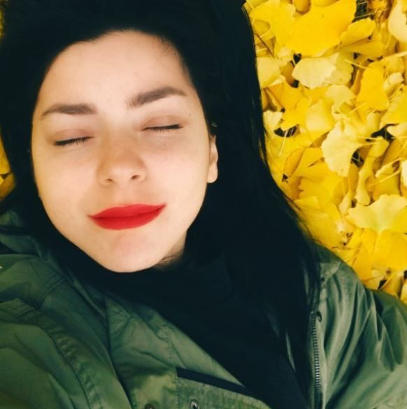 Merve Boluğur evde karantina günlerinde üniversiteye hazırlanıyor! - Resim: 3