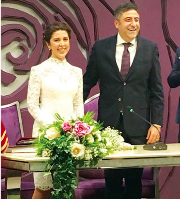 2. Sayfa Müge yaşı kaç kiminle evli eşi Reha Erdoğan kimdir? - Resim: 0