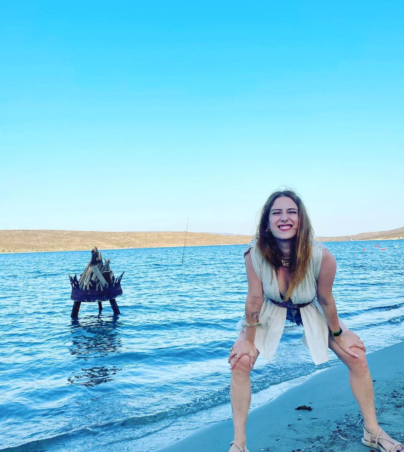 Hazal Kaya takipçisiyle kavgaya tutuştu! 'Sen kimsin' lafını görünce patladı - Resim: 4